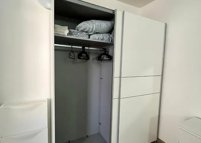 Piso F-primavera Gt 阿罗纳